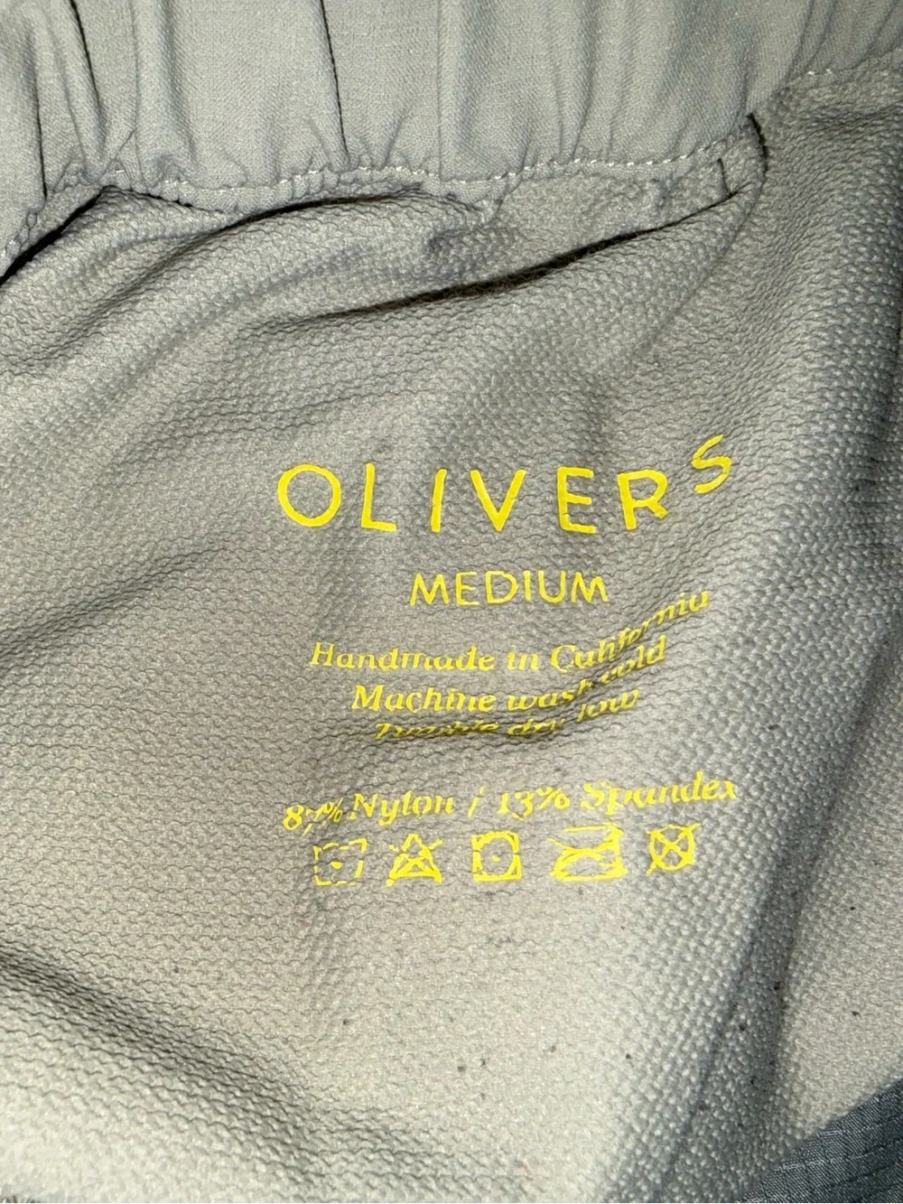 Oliver’s Apparel Beige Khaki “All-Over short” 5.5 Inseam Size Medium